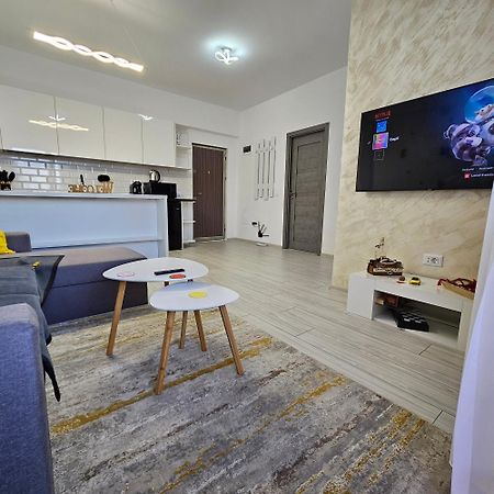 Apartament Dem Radulescu Langa Strand Râmnicu Vâlcea Exteriör bild