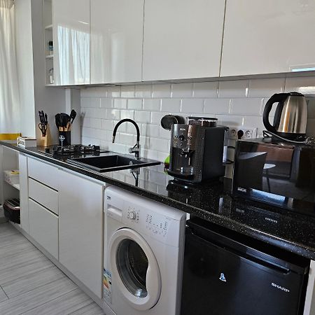Apartament Dem Radulescu Langa Strand Râmnicu Vâlcea Exteriör bild